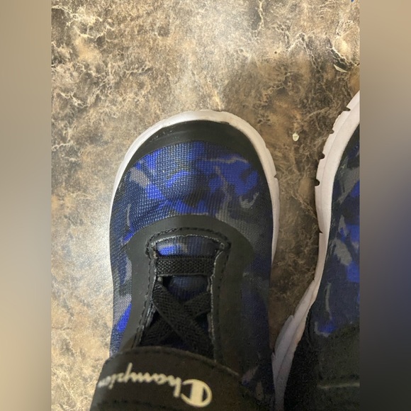 Champion Running Shoes Velcro Toddler size 6 - Picture 7 of 11